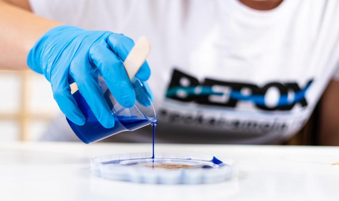 Kako sprečiti i ukloniti mehuriće u epoksi smoli