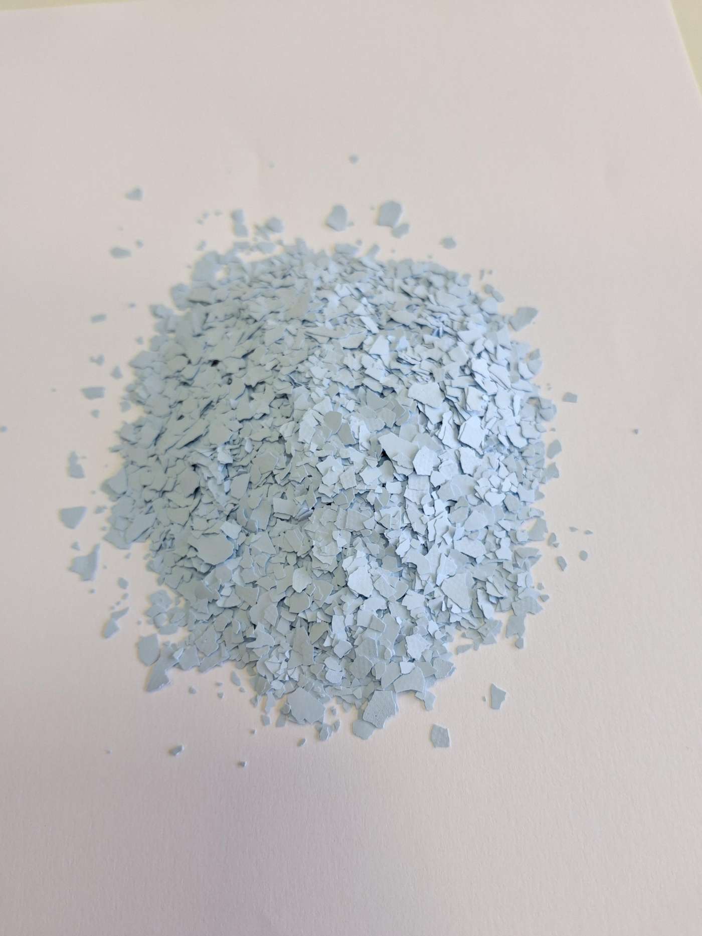 Dekorativni čips svetlo plavi