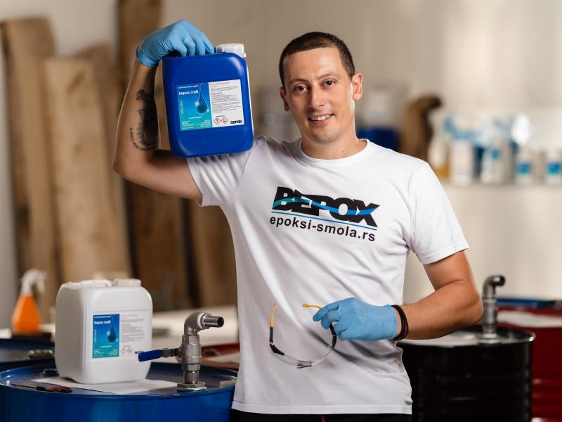 PU smola za kameni tepih